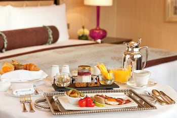 Fairmont Gold, 2 Twin Beds, Non Smoking, Executive Level