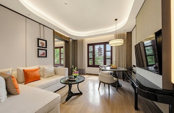 Pagoda Suite