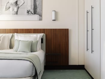 Signature Suite, 1 King Bed with Sofa bed, Terrace, Sea View