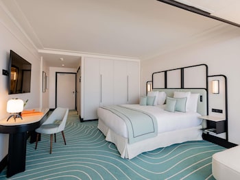 Deluxe Junior Suite with city view