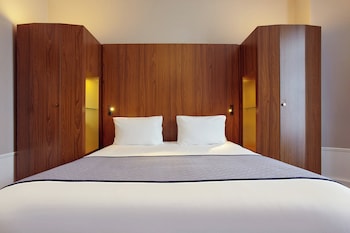 Standard Room, 1 King Bed (Minifridge)