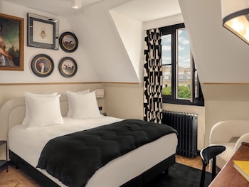Cosy Room, Eiffel Tower View