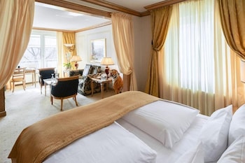 Suite, 1 King Bed, Balcony