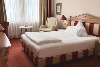 Standard Single Room, 1 Queen Bed