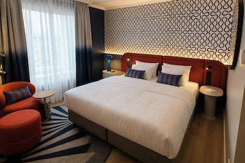Room, 1 King Bed, Courtyard View