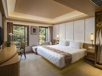 Deluxe Room, 1 King Bed