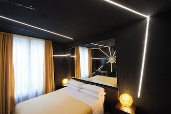 ARTSY room