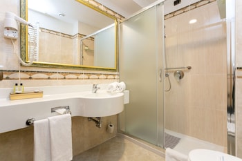 Deluxe Room, 1 King Bed