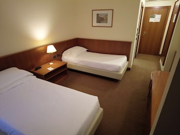 Standard Twin Room, Mobility Accessible