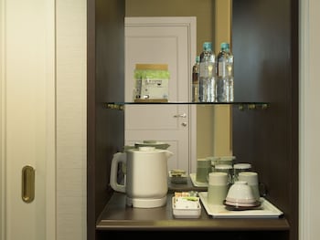 Superior Corner Twin Room with Castle View Non Smoking