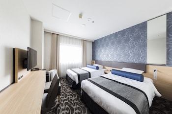 Superior Hollywood Twin Room, Non Smoking (13th-14th Floor)