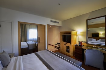 Classic Room Resort View King Bed