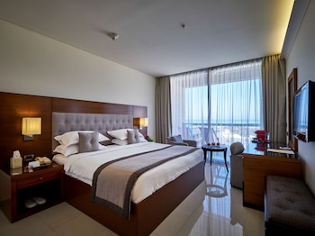 Classic Room Resort View King Bed