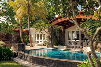 Villa (One)