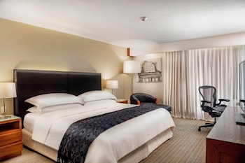 Classic Room, 1 King Bed, Club Lounge Access