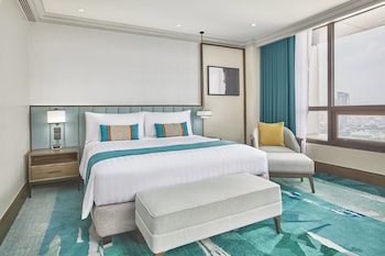 Premium Room, 1 King Bed, Club Lounge Access
