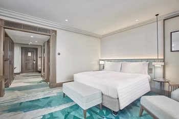 Premium Room, 1 King Bed, Accessible