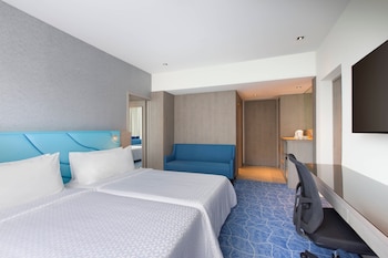 Family Room, 1 King Bed
