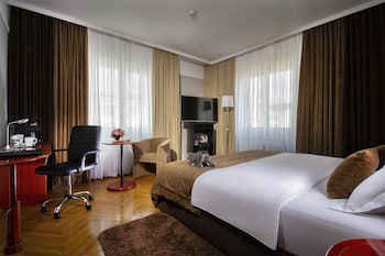 Deluxe Room, 1 King Bed