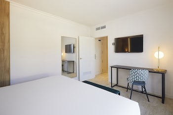Single Room, Terrace