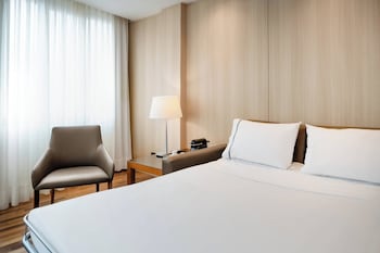 Junior Suite, 1 King Bed with Sofa bed