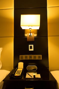 Deluxe Room, 1 King Bed, Non Smoking