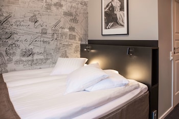 Business Room, 1 Queen Bed, Non Smoking