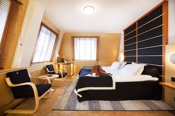 Queen Room (140 cm)