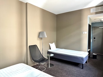 Standard Twin Room, Non Smoking (with Sofa Bed)