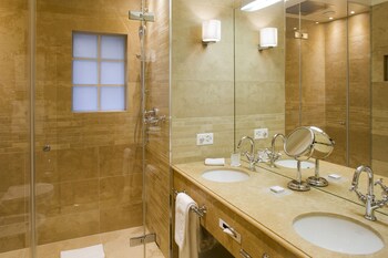 Classic Twin Room