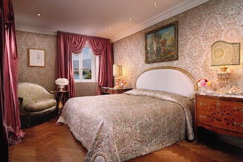 Exclusive Room, 1 King Bed, Lake View
