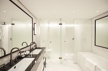 Junior Suite (Riverside)