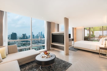 Pathumwan Single Terrace Suite (Breakfast Include 1 person)