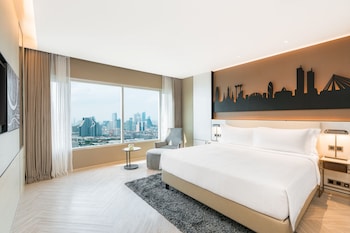 Executive Suite, 1 King Bed, Club Lounge Access