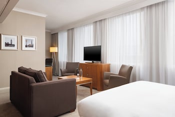 Junior Suite, 1 King Bed (Living Area)