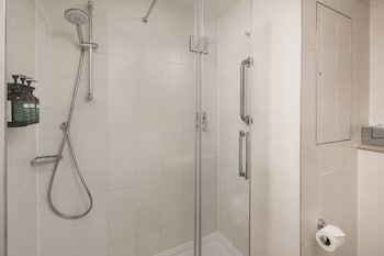 Standard Room, 1 Queen Bed (Walk-In Shower)