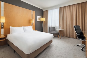Room, 1 Queen Bed, Accessible, Ground Floor