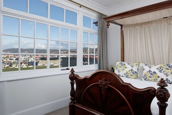 Executive Antique Suite