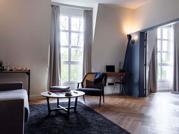 Junior Suite, 1 King Bed with Sofa bed