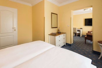 Deluxe Room, 1 Double Bed, Lake View (Balcony)