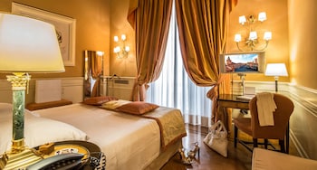 Suite, 1 King Bed with Sofa bed