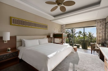 Garden Deluxe Family Room