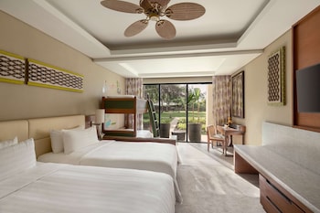 Garden Deluxe Family Room