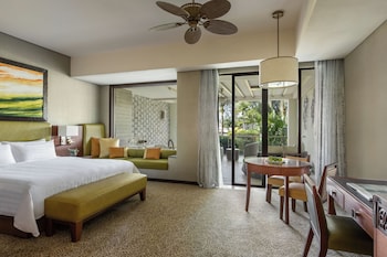 Ocean Wing Junior Suite Garden View (King)