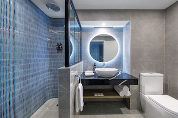 Superior Room, 1 King Bed