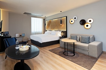 The Level Premium Room