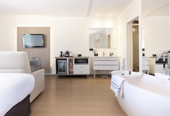 Premium Room, Sea View (Grand) (2 Adults + 2 Children)