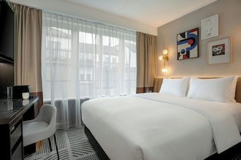 Deluxe Room, 1 King Bed