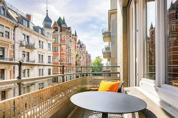 Superior Room, 1 King Bed, Balcony