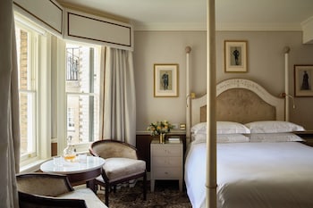 Deluxe Room, 1 Queen Bed